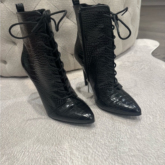 Charles By Charles David Passe Stiletto Heel Lace-up Bootie - Picture 4 of 4